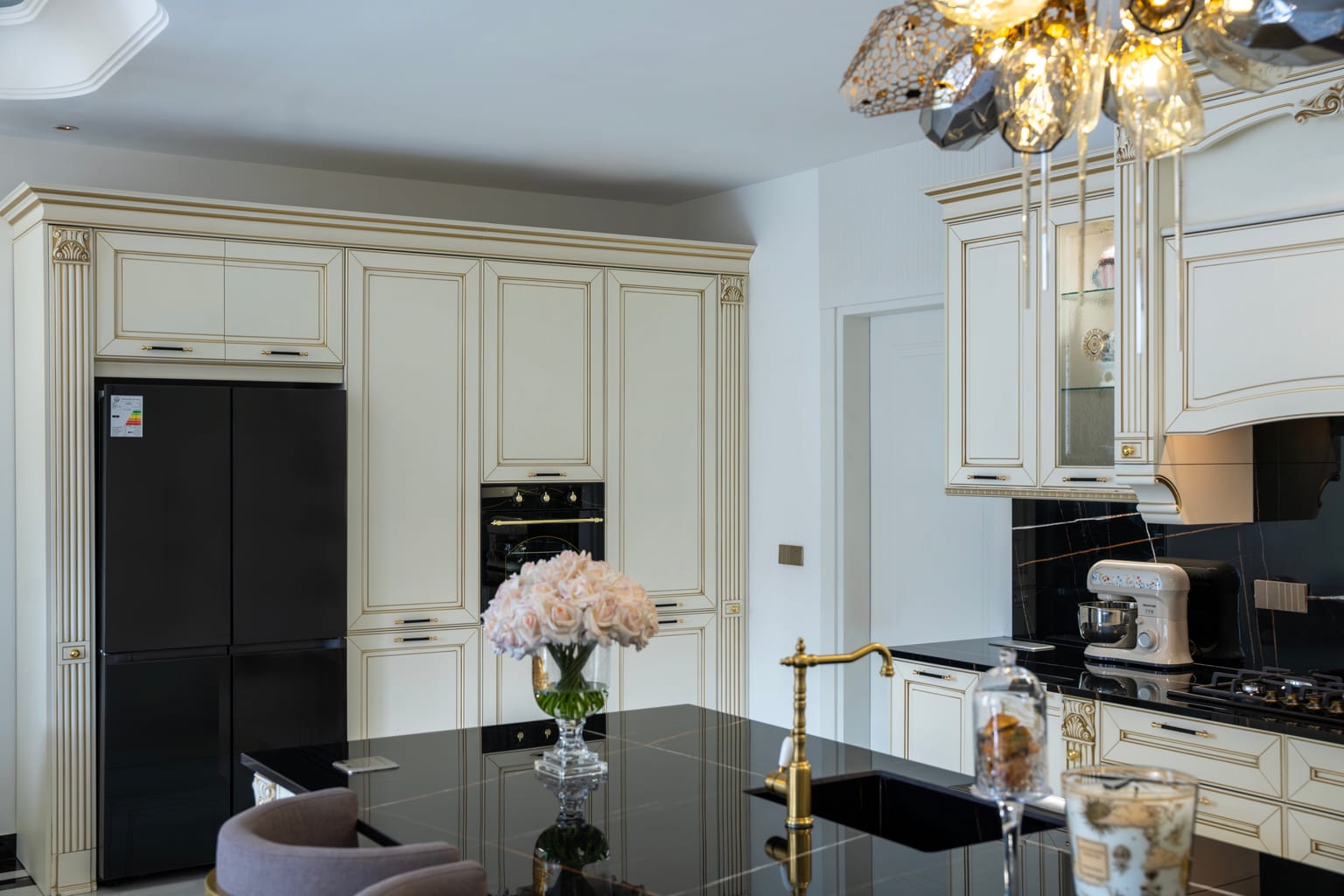 project image for Classic White And Gold Kitchen